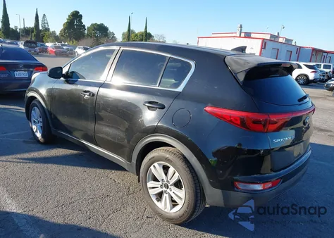 2018 Kia Sportage Lx z USA, uszkodzony, nr VIN KNDPM3AC3J7325764